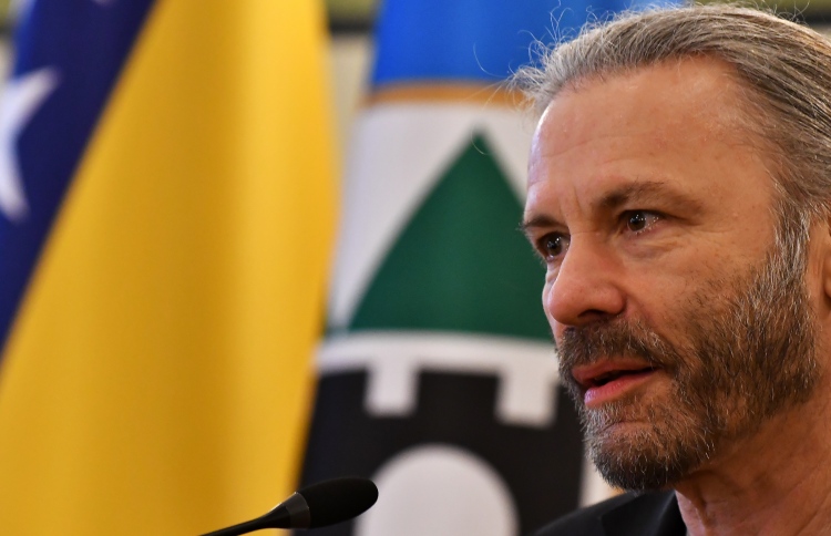 Iron Maiden S Singer Bruce Dickinson Honoured In Sarajevo The