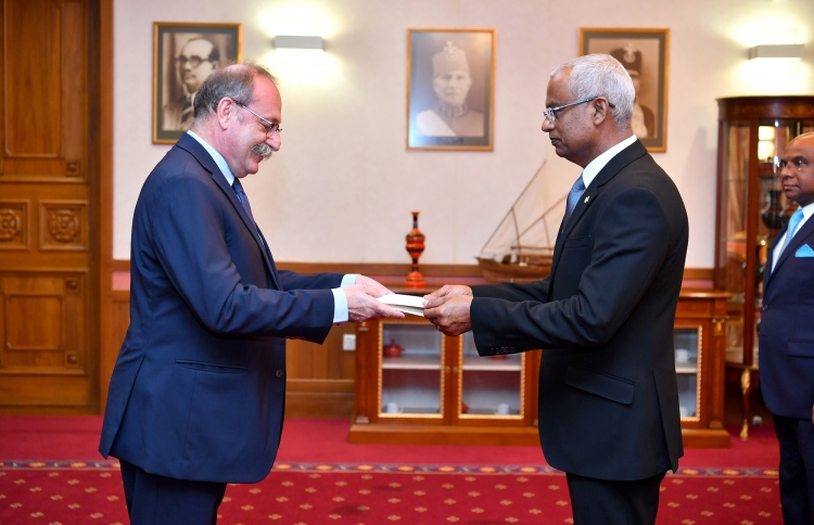 Ambassador-Designate of France Eric Laverto presents credentials to President Ibrahim Mohamed Solih. PHOTO/PRESIDENT'S OFFICE