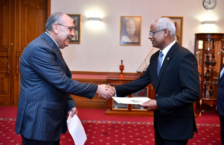 Ambassador–Designate of Palestine Walid A.M. Abu Ali presents credentials to President Ibrahim Mohamed Solih. PHOTO/PRESIDENT'S OFFICE